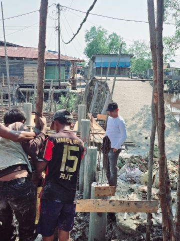 Keluhan warga, Bupati Haji Bistamam Instruksikan pupr Khoirul Fahmi Perbaikan jembatan teluk pulai